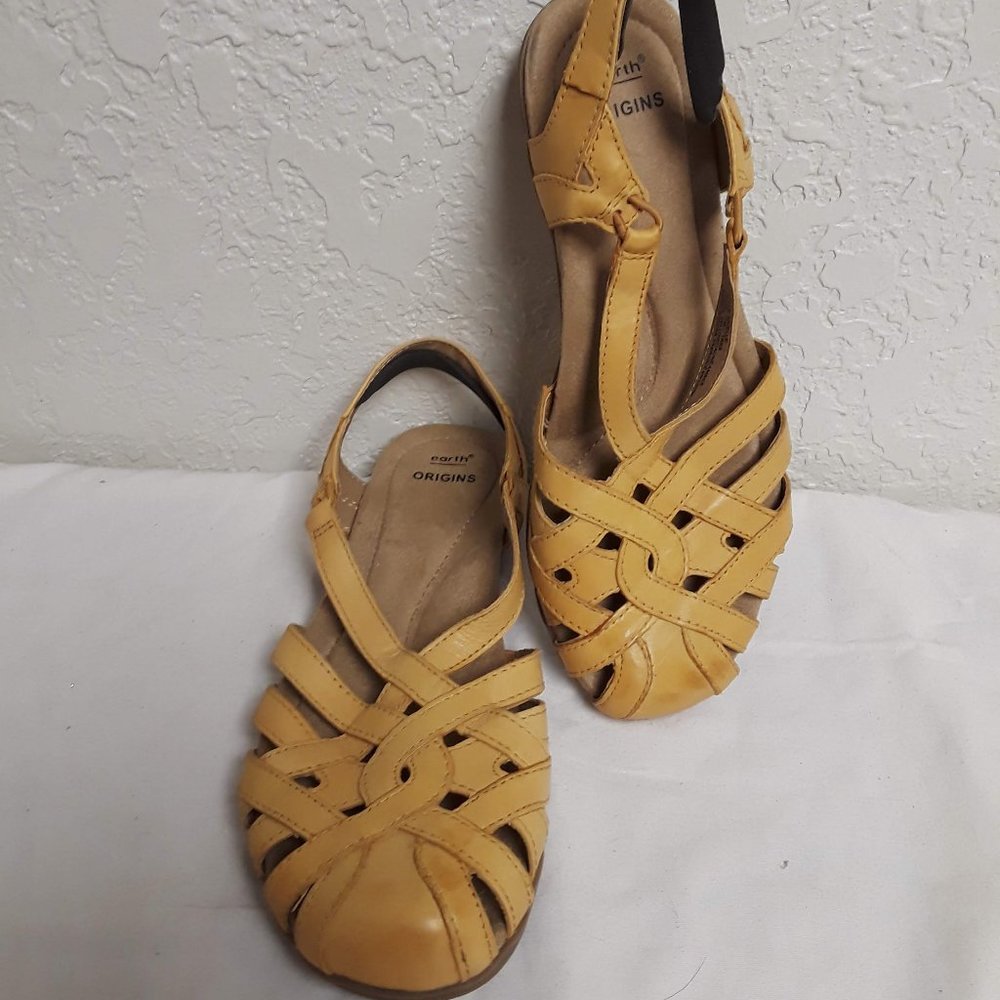 Earth Origins Yellow Leather size 6.5